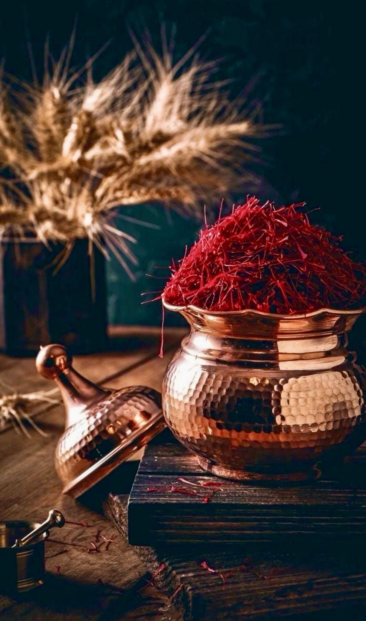 زعفران تازه و ممتاز ایرانی