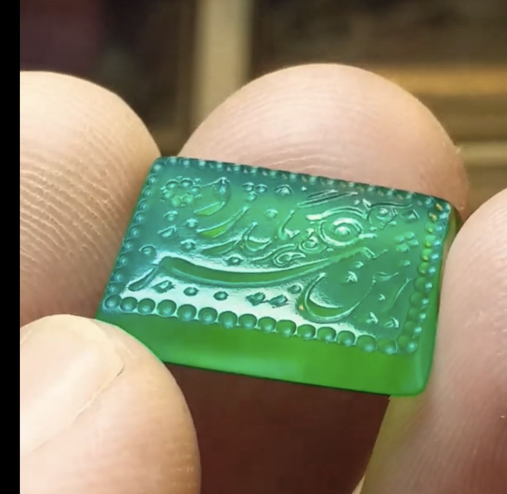 حكاكي بروي سنگهاي قيمتي