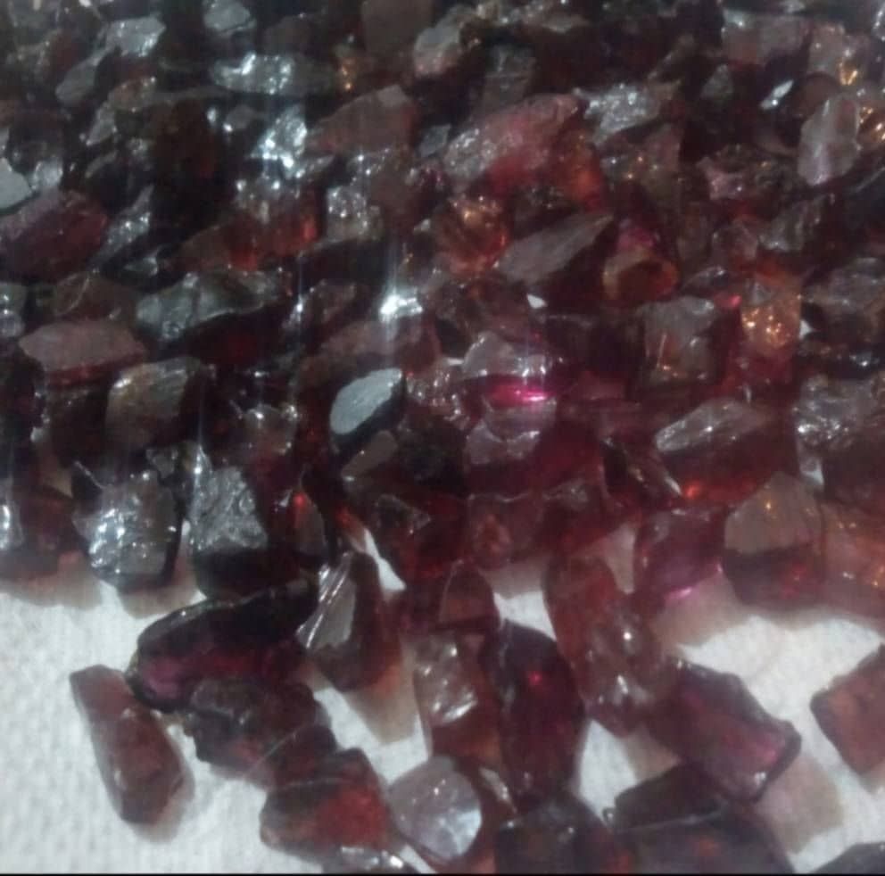 سنگ یاقوت سیلان سریلانکا معدنی اصل