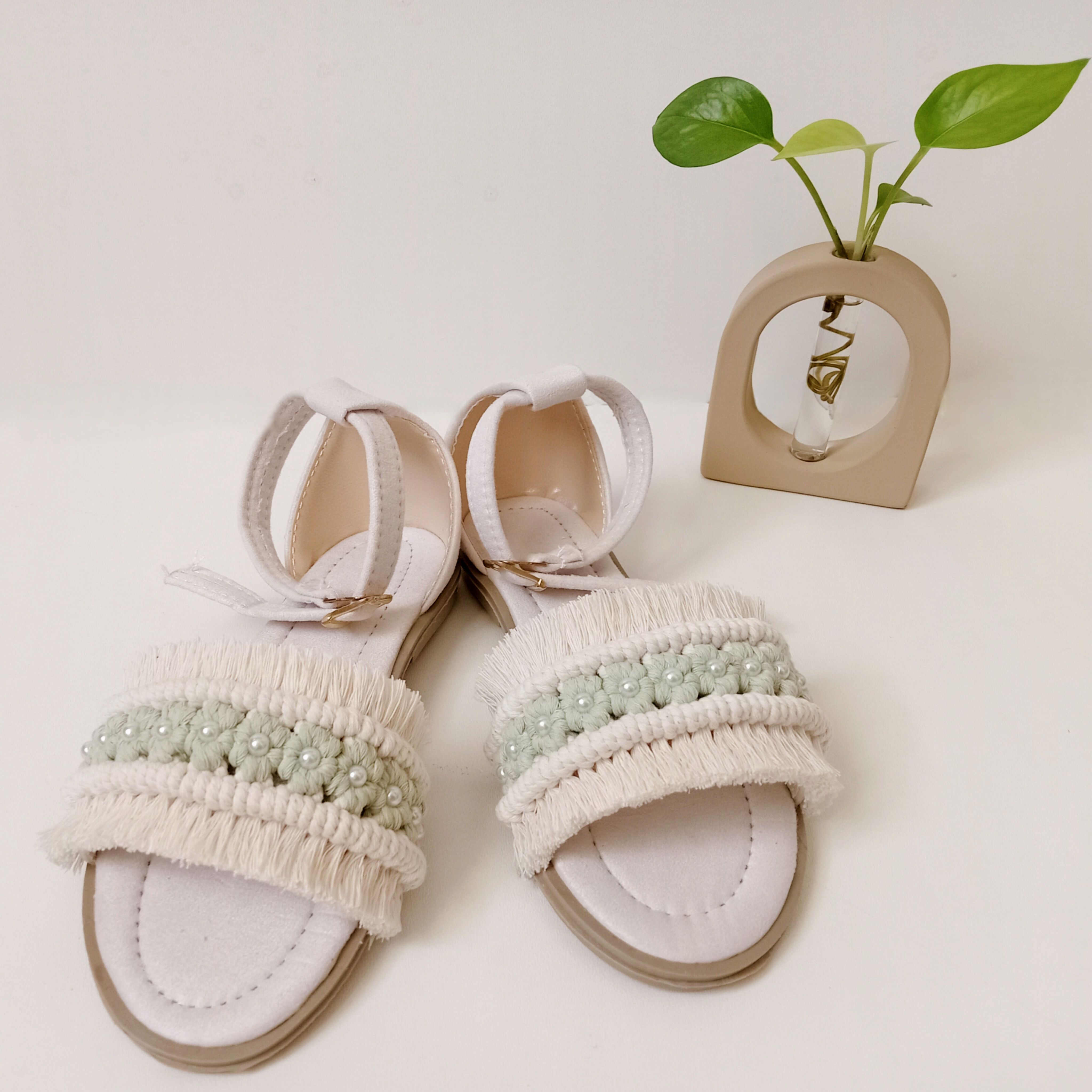 صندل زنانه دست بافت 