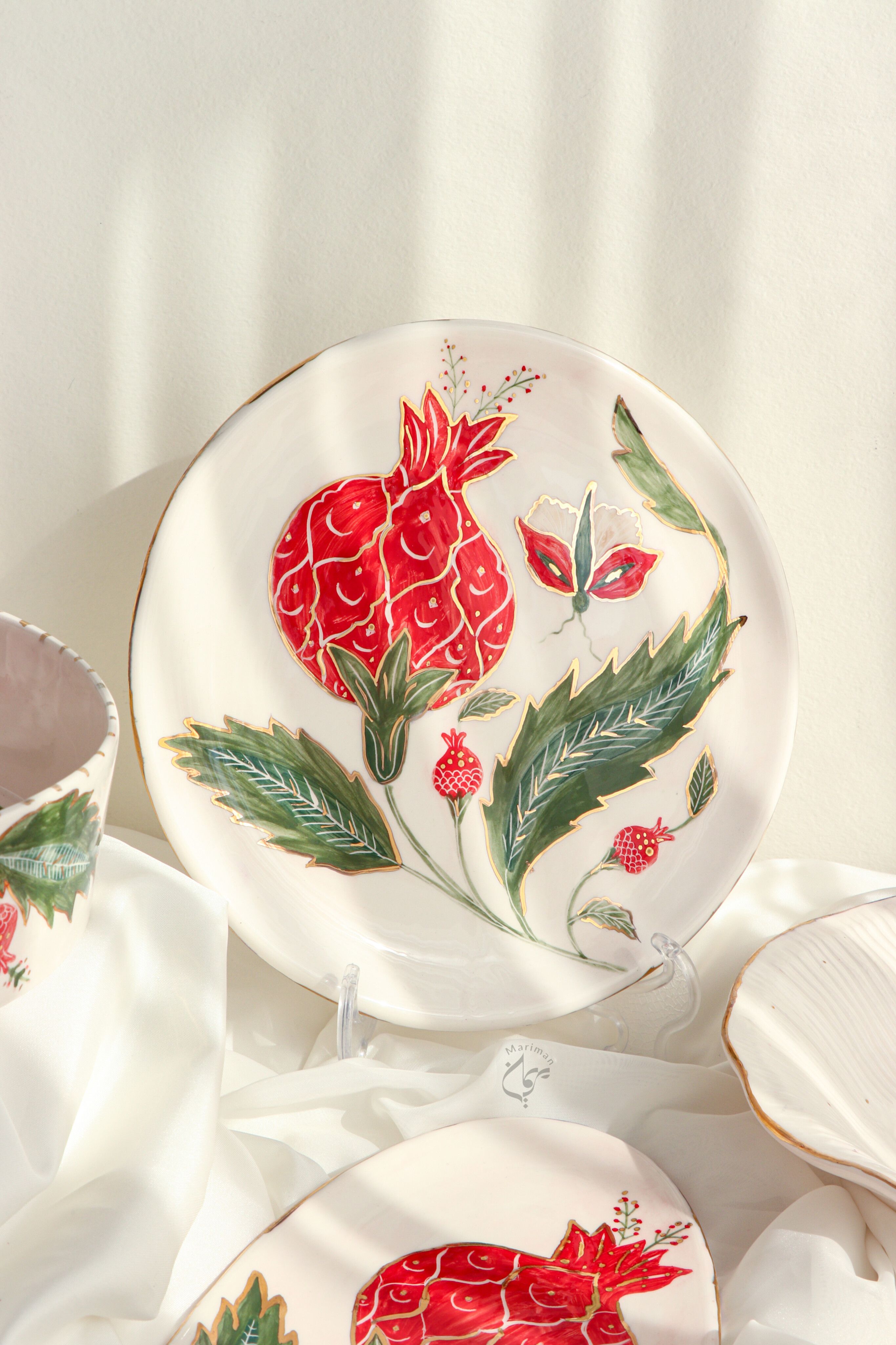 ظروف دست‌ساز سرامیکی