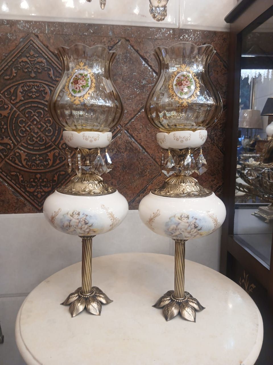 شمعدان و شکلات خوری 