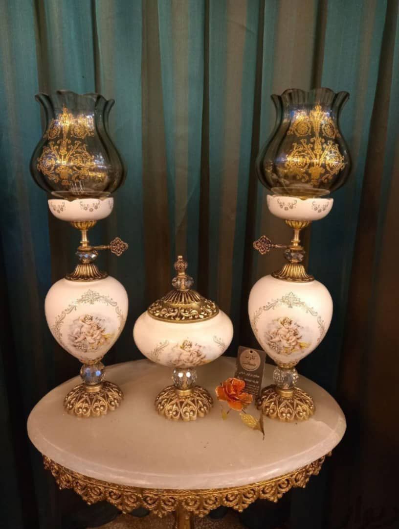 شمعدان و شکلات خوری 