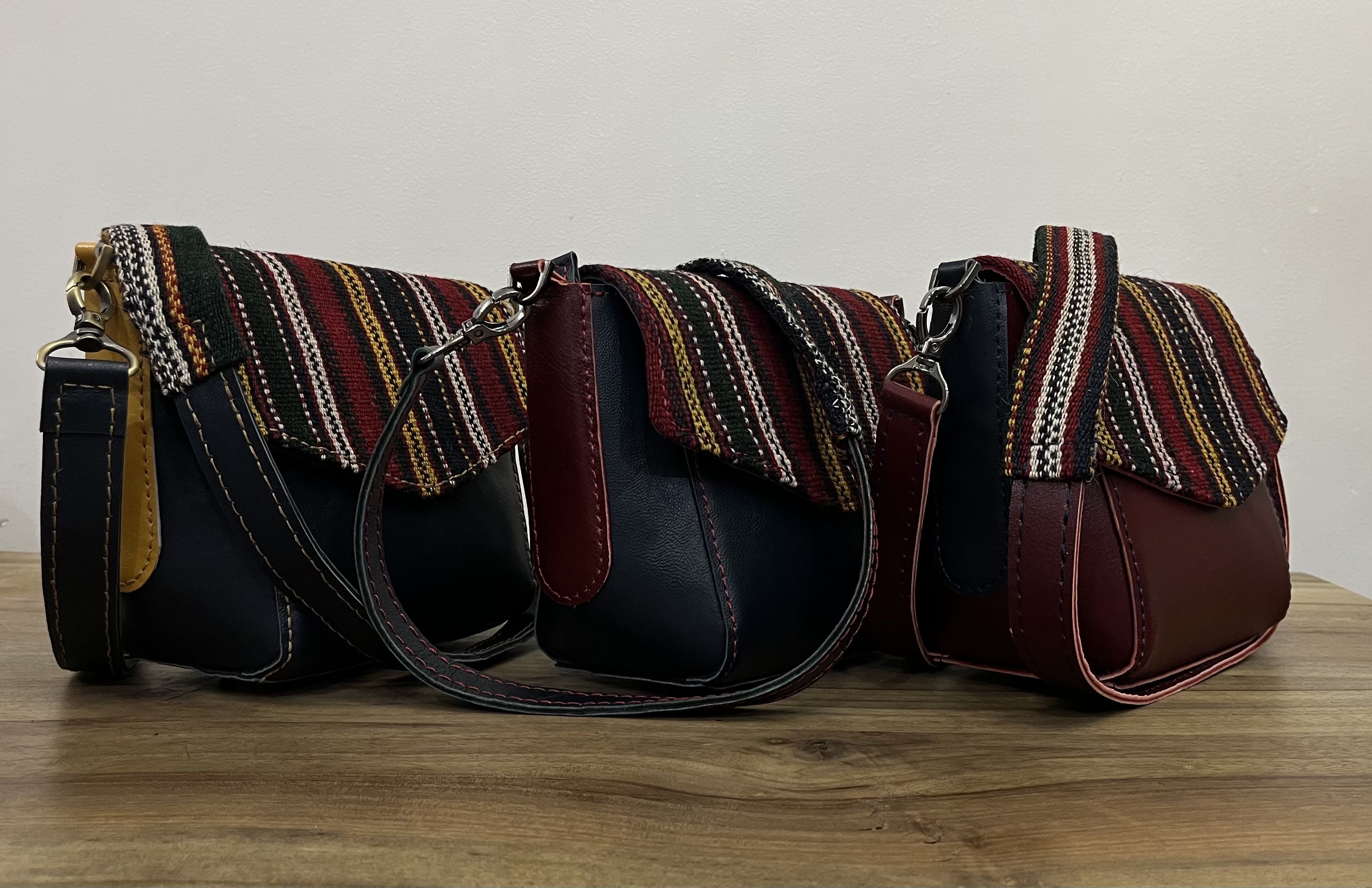 کیف چرم با جاجیم و دست دوز 