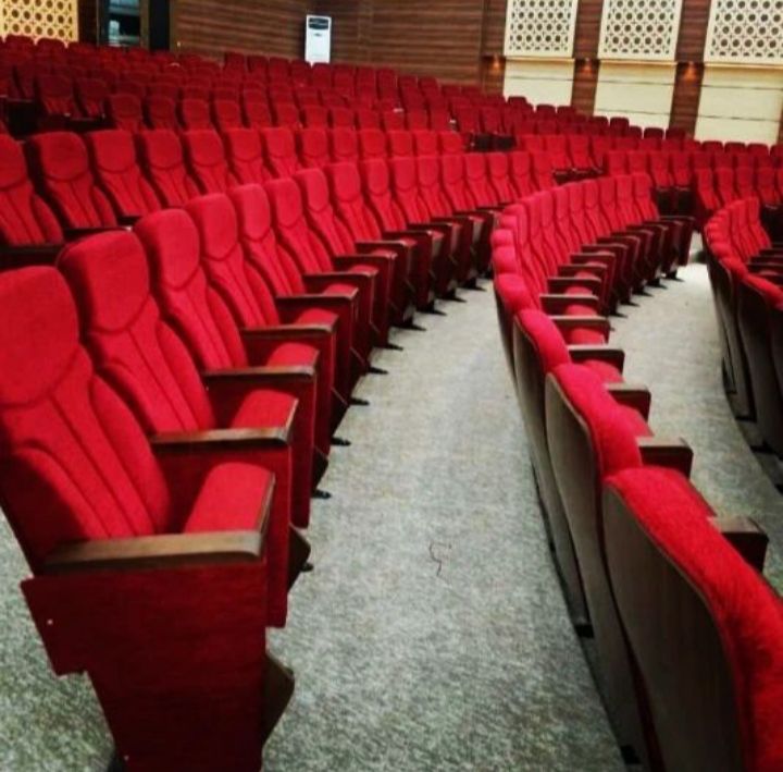 مبلمان سینمایی پایا