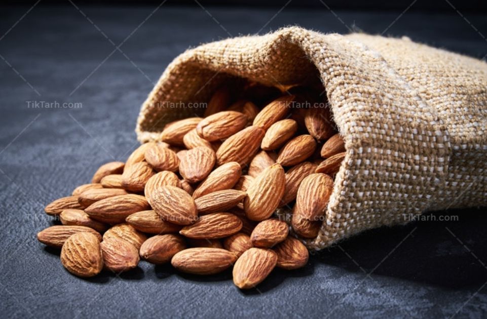 بادام خوشمزه ایرانی