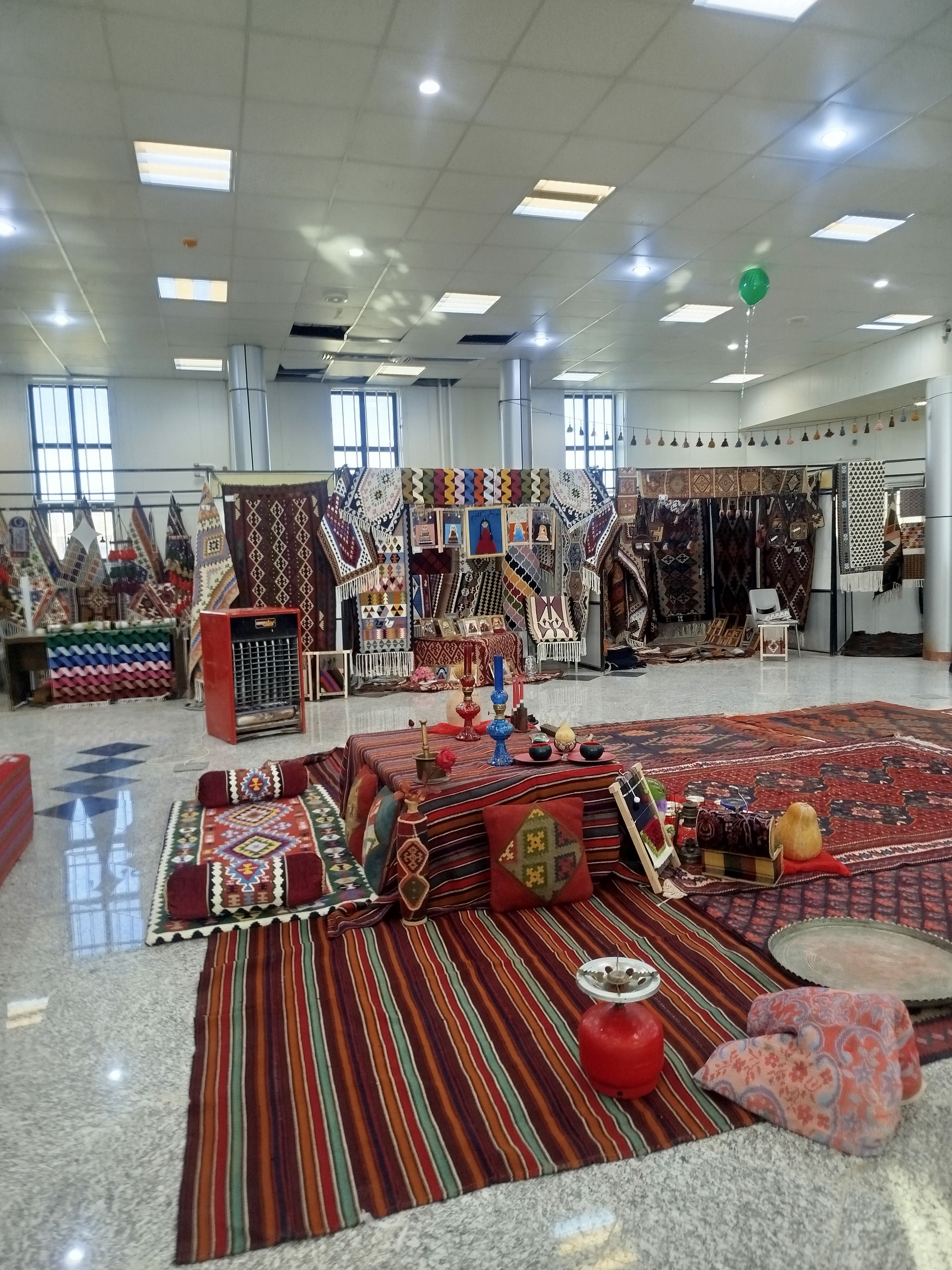 گلیم دستباف 