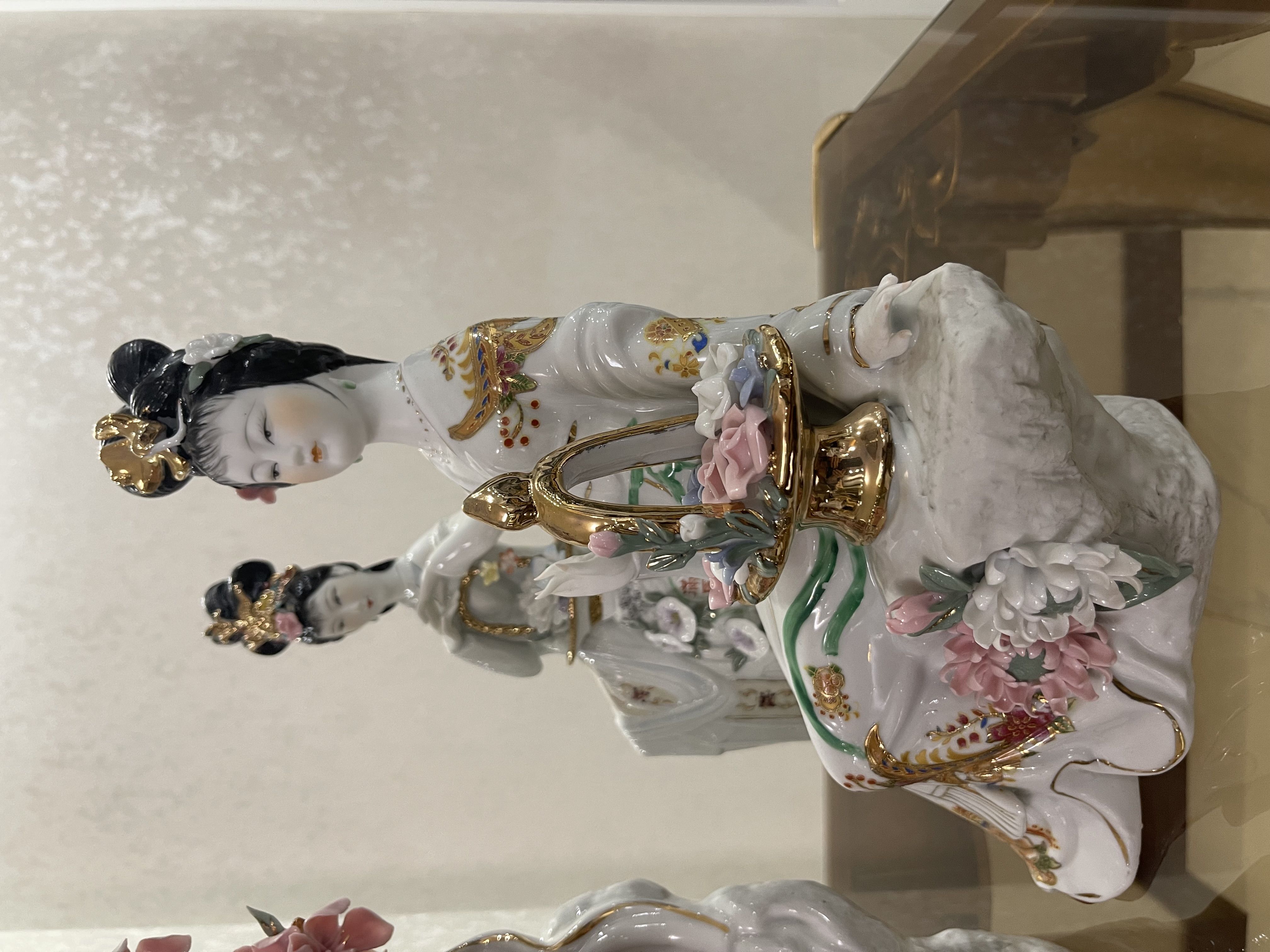 مجسمه های عروس کمیاب