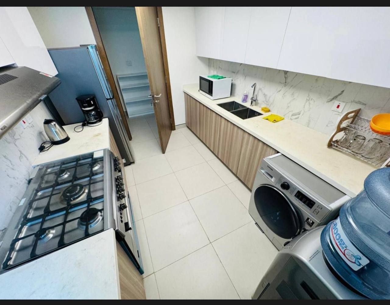 امارو هاستل