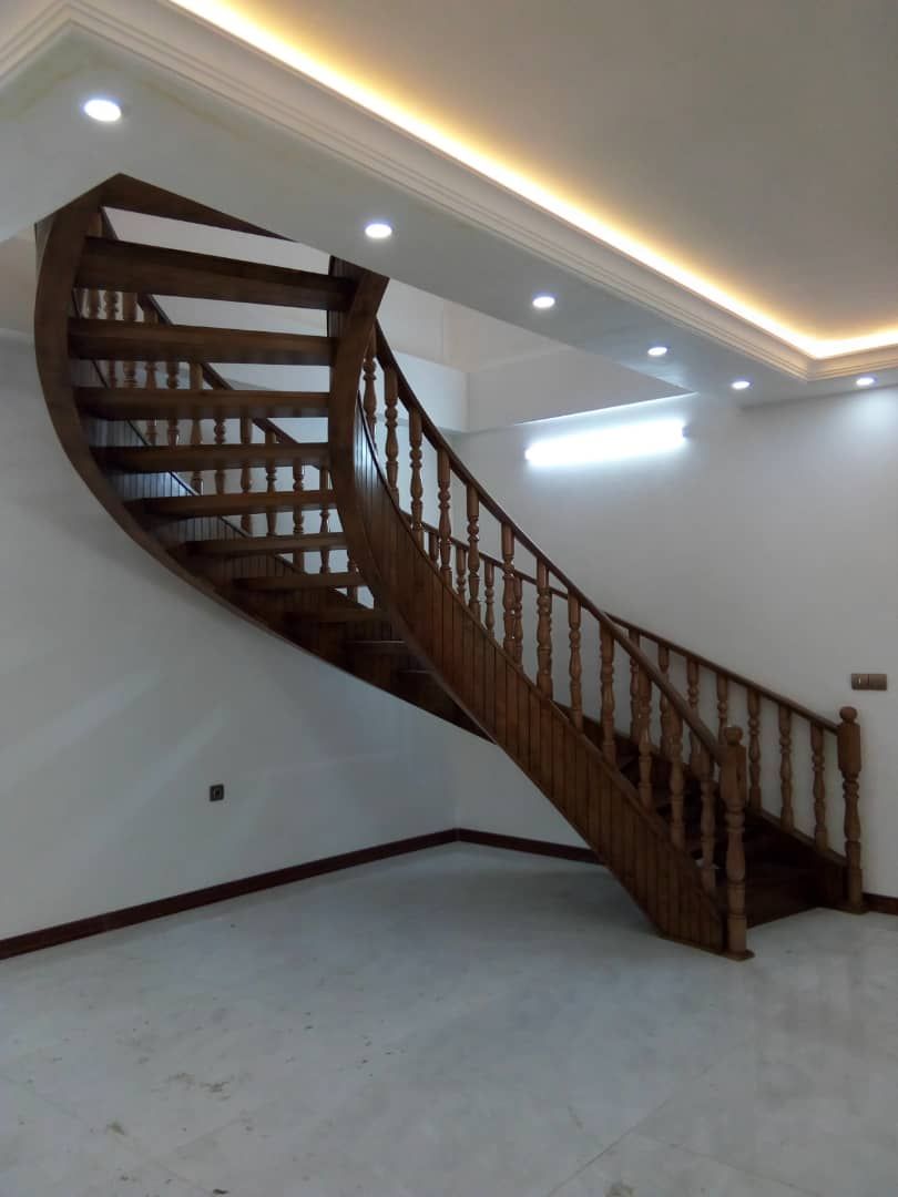 نرده و ظروف چوبی