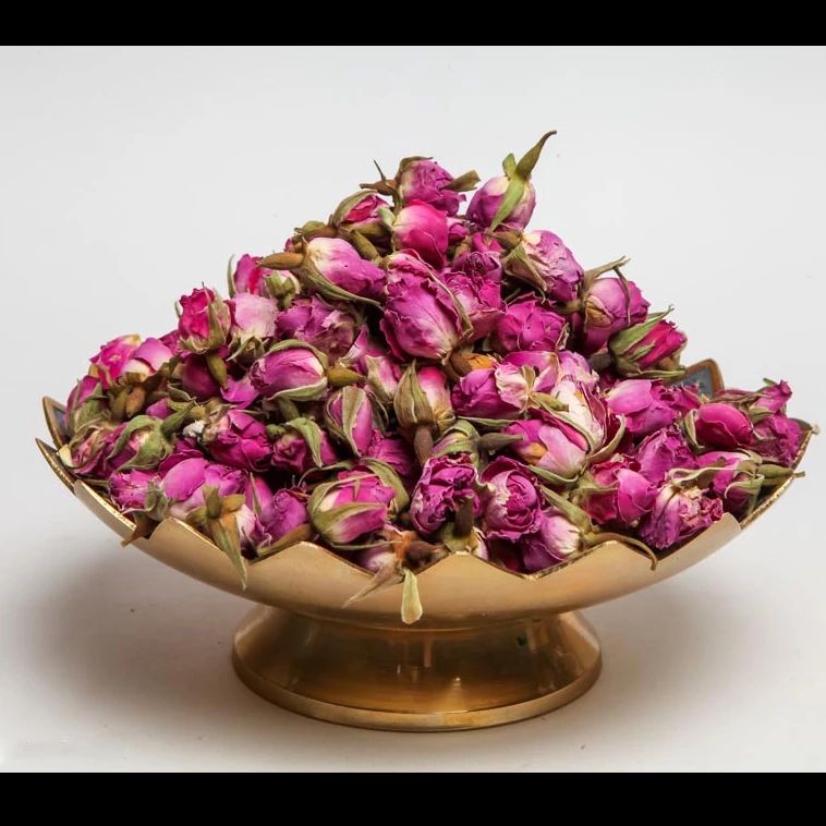 گل محمدی اصل  ایرانی با رایحه و طعم عالی  