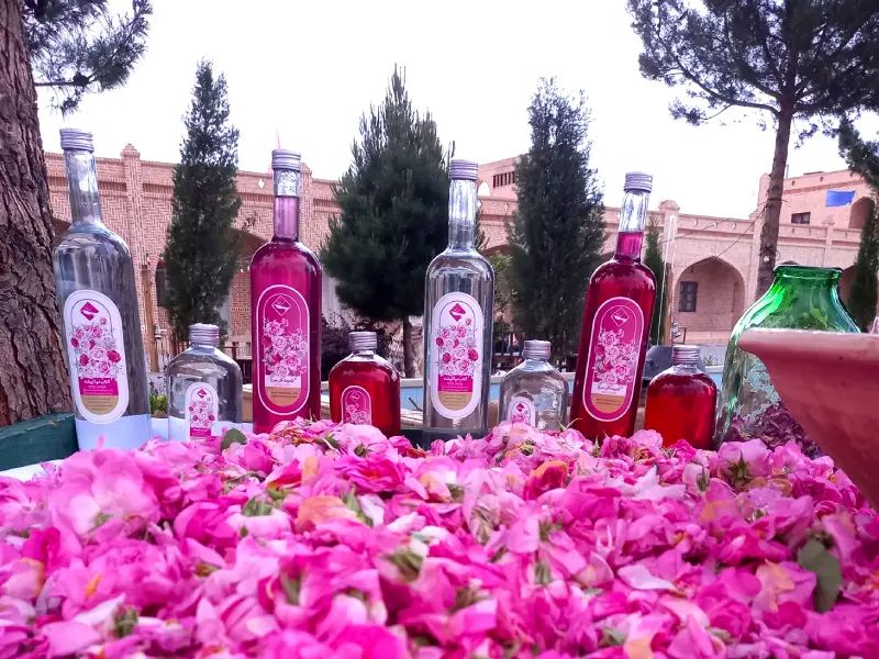 فروش گلاب دو اتیشه