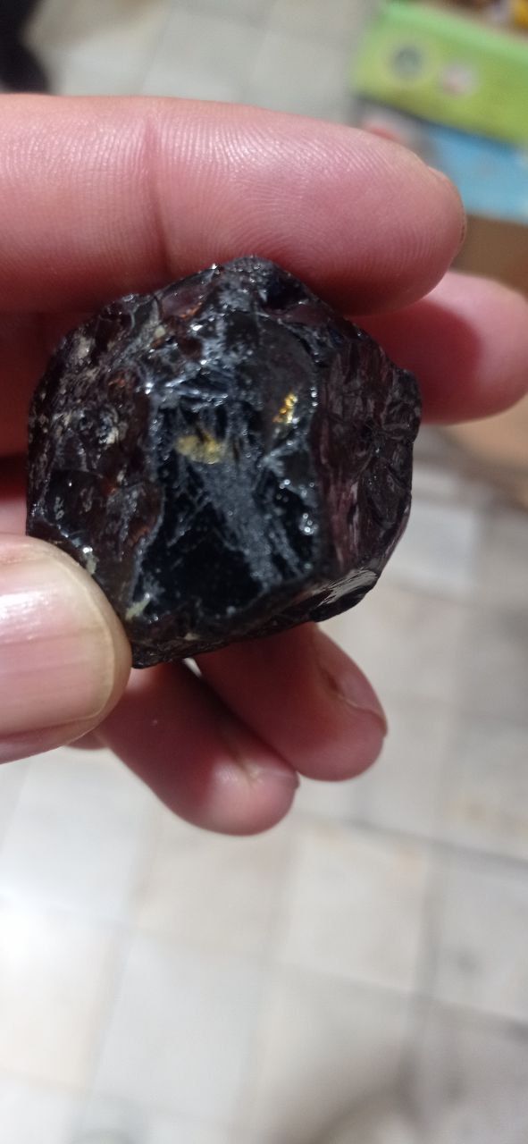 فروش سنگ قیمتی الماس سیاه