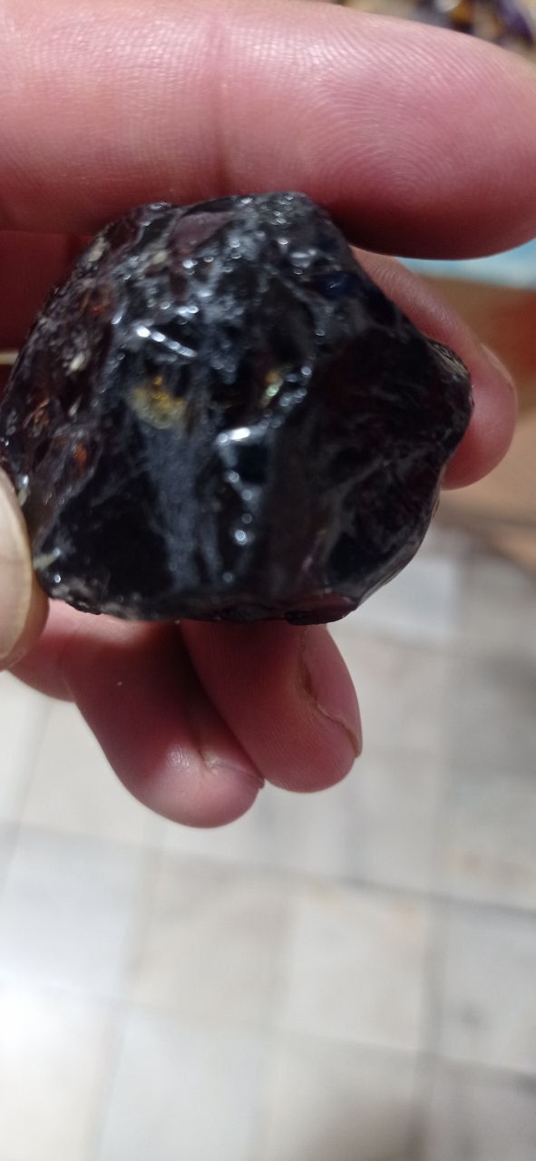 فروش سنگ قیمتی الماس سیاه