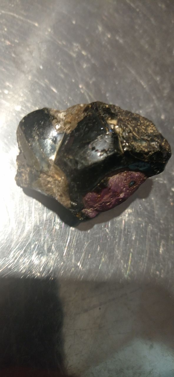 فروش سنگ قیمتی الماس سیاه