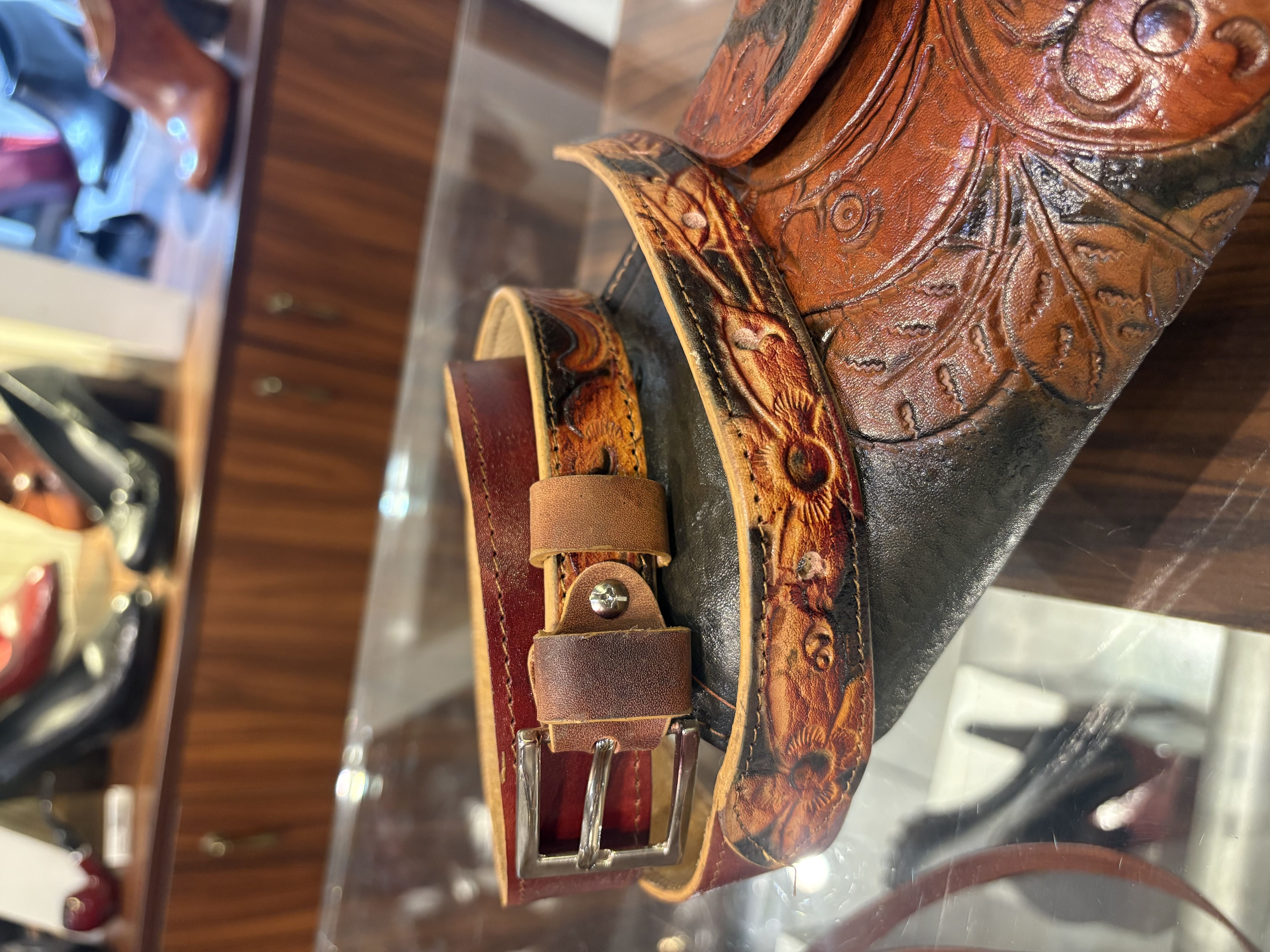 کمربند چرم دست دوز قلمزنی شده 