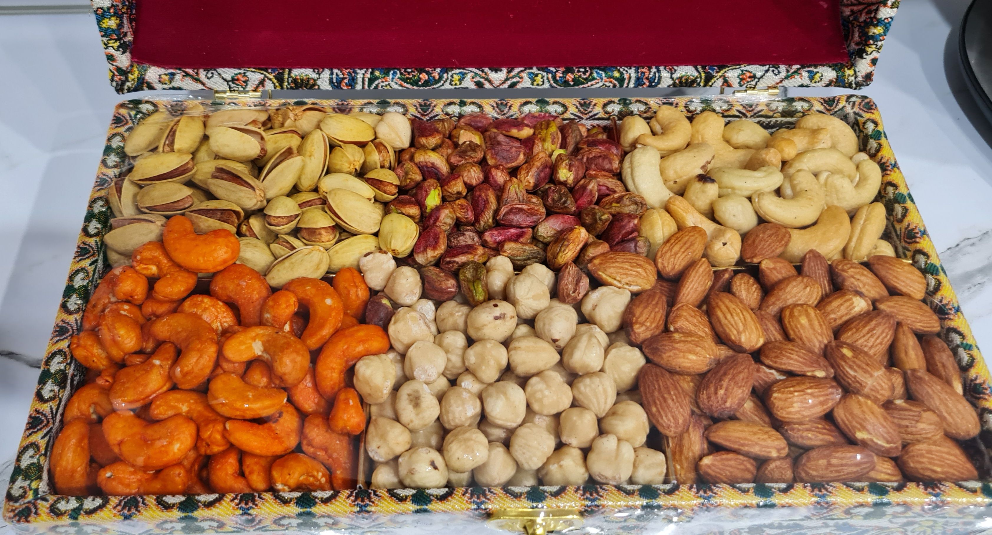 آجیل لوکس