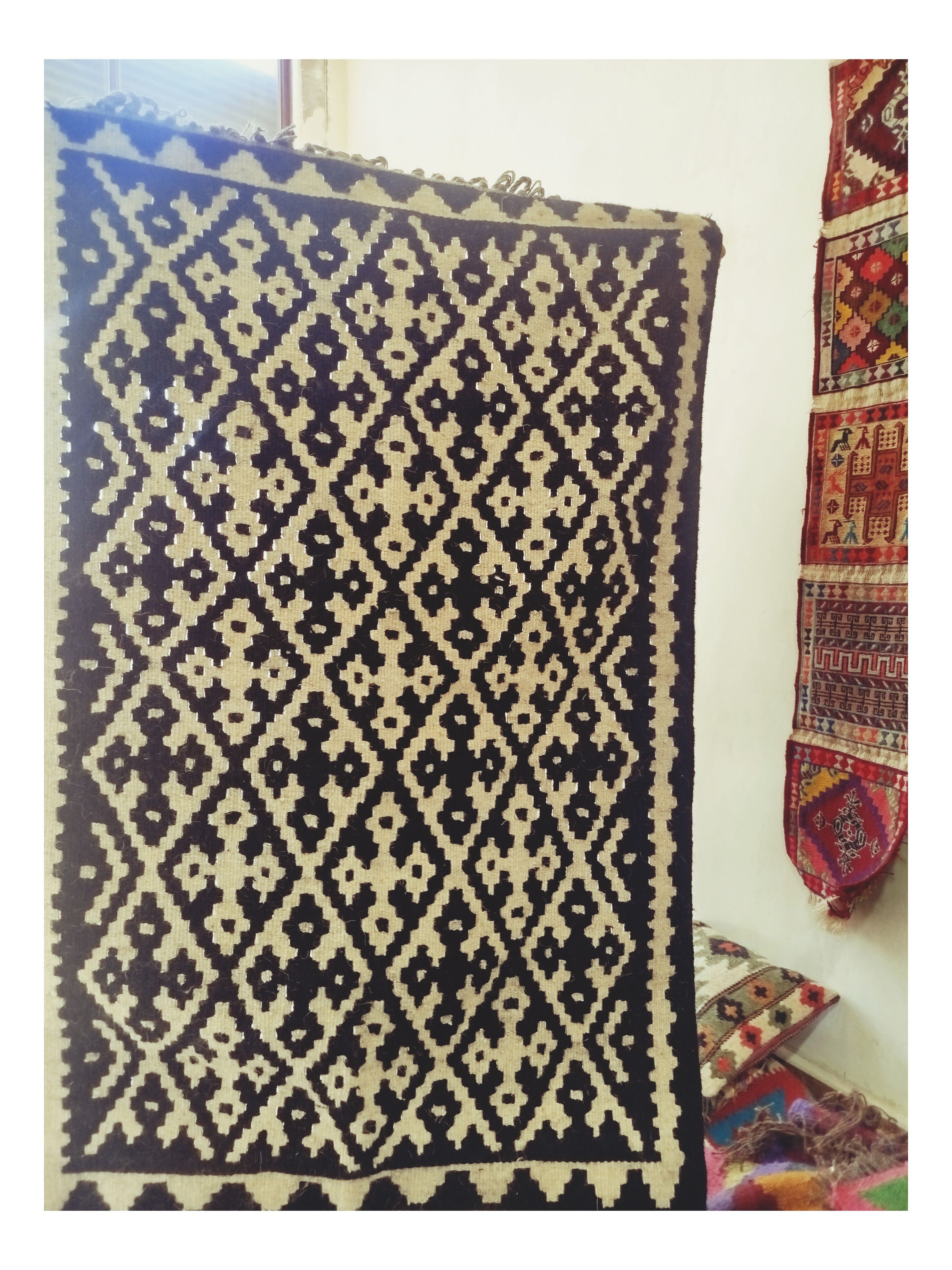 گلیم دستبافت سنتی عشایری