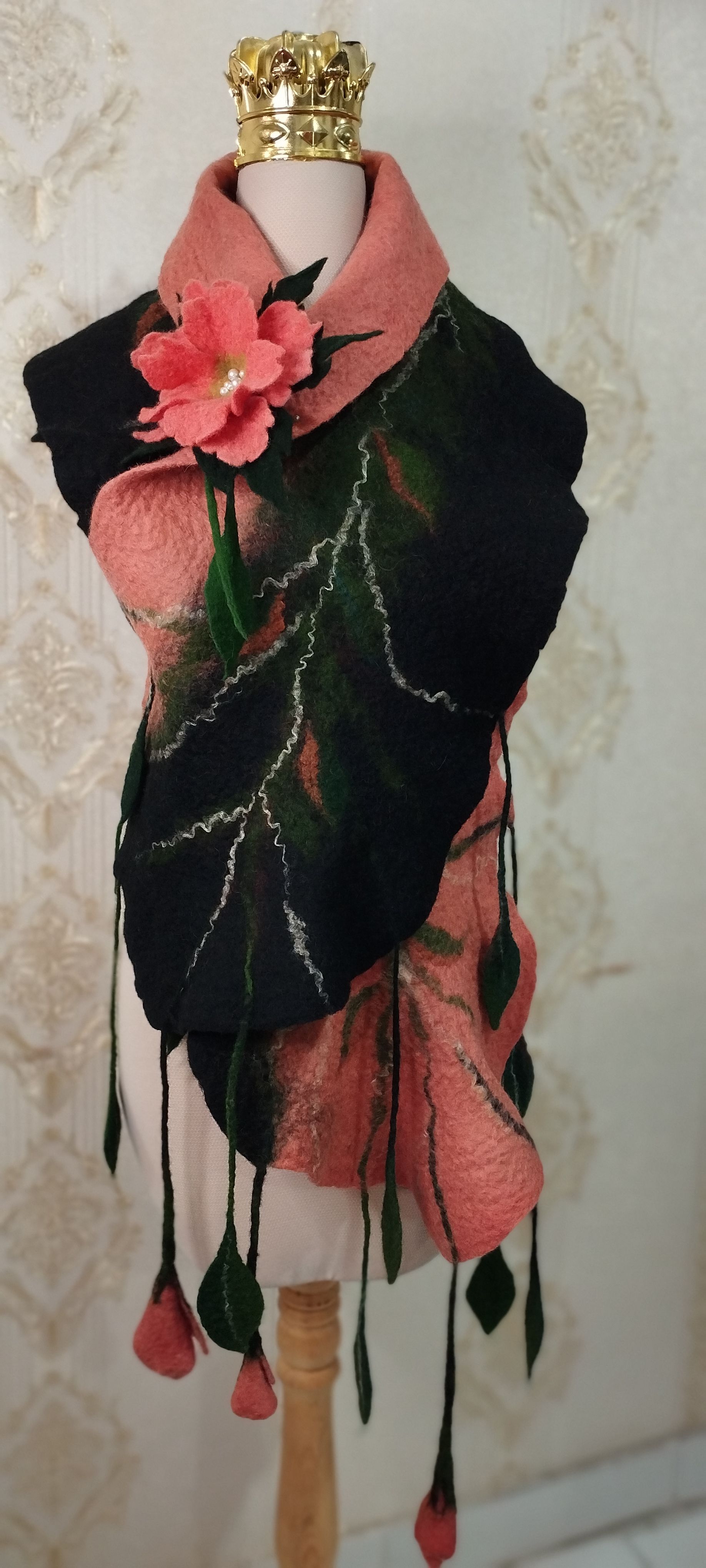فروش صنایع دستی نمدمالی وکچه دوزی 