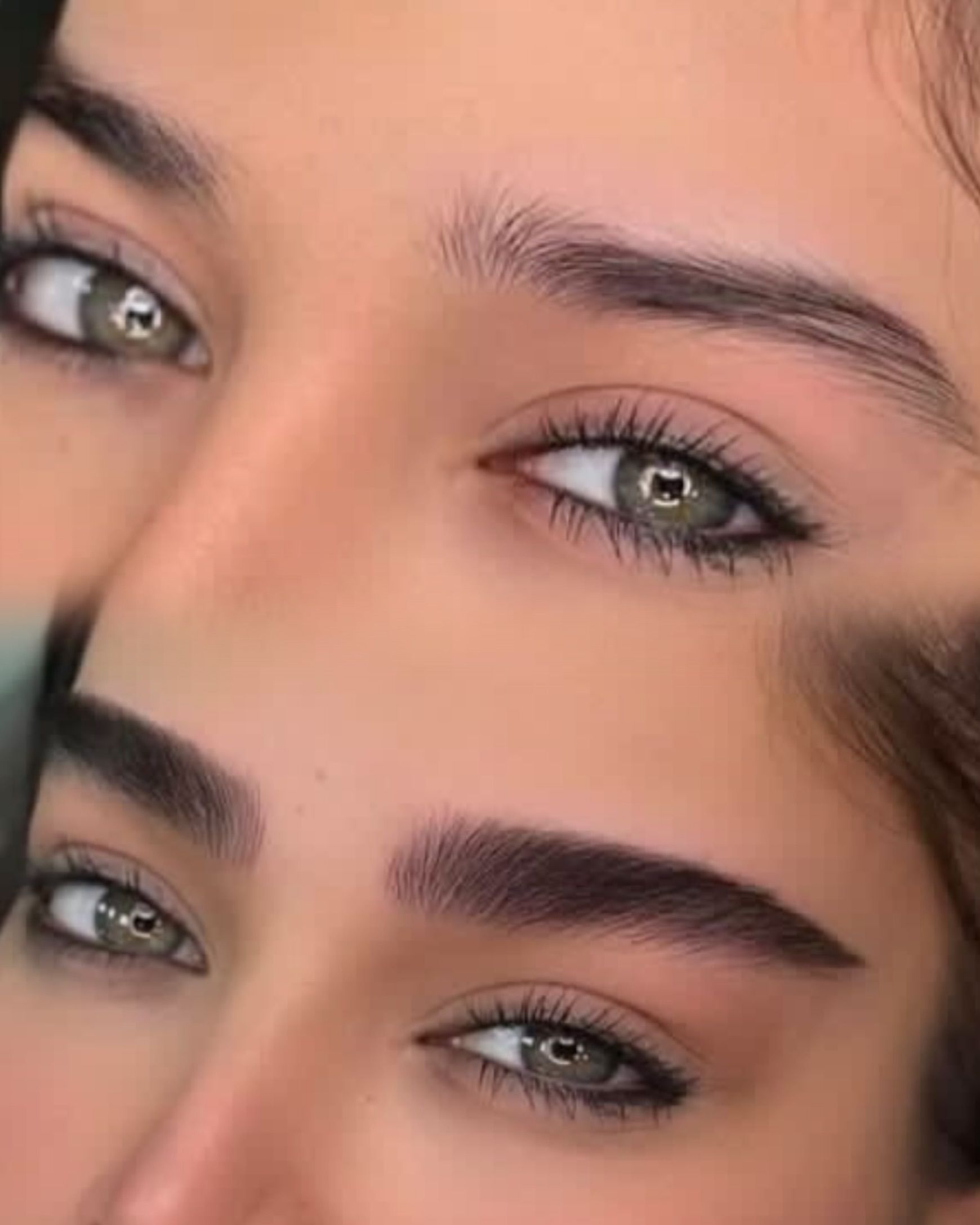 متخصص آرایش دائم (میکروبلیدینگ)