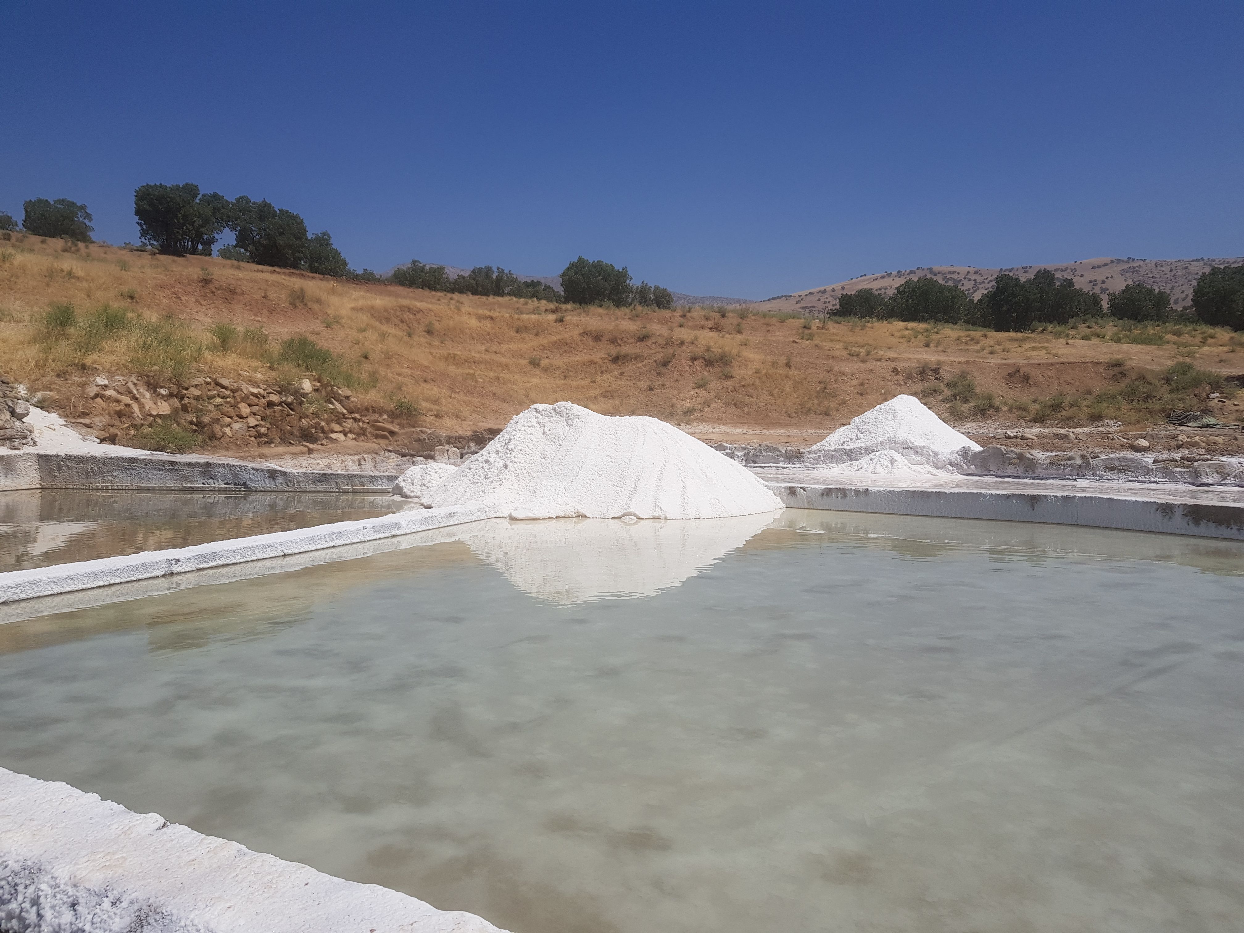 نمک طعام طبیعی چشمه اب شور 