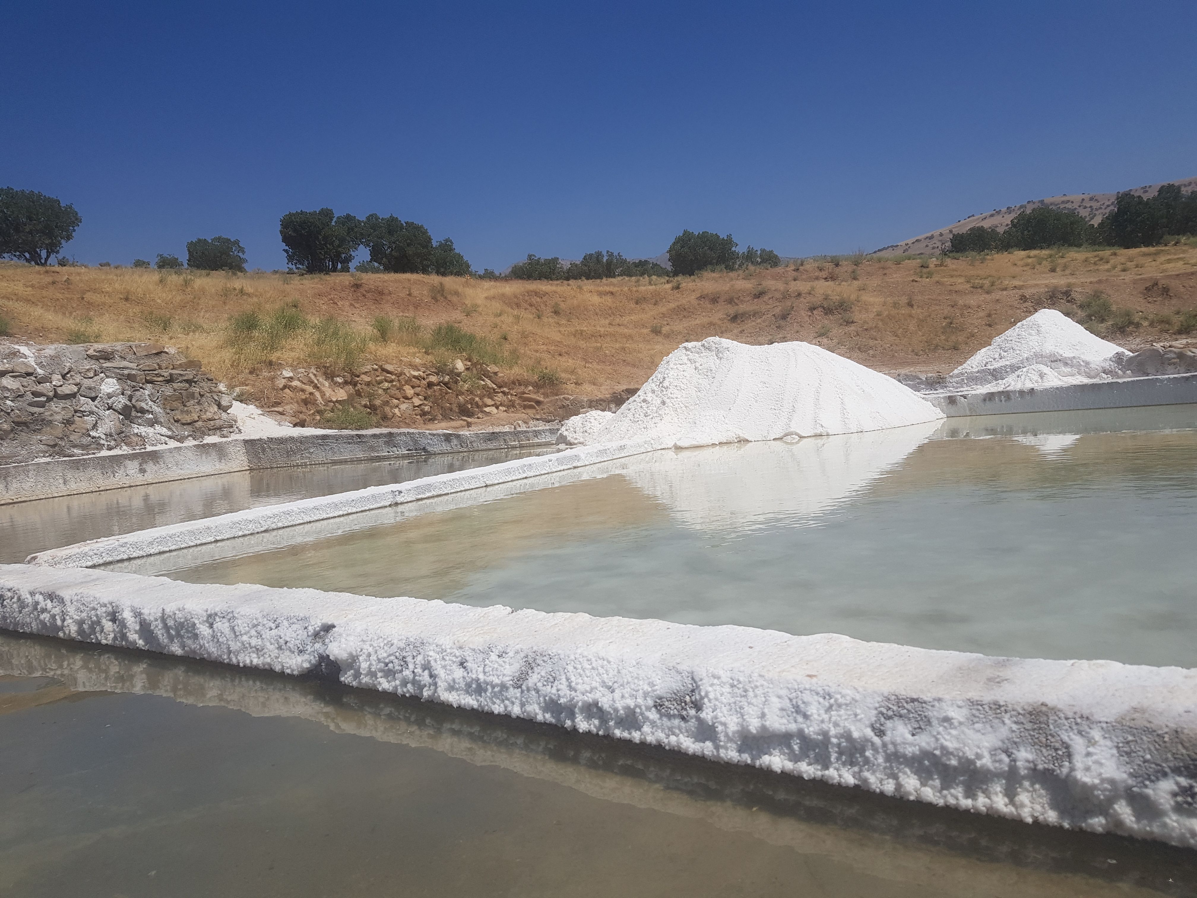 نمک طعام طبیعی چشمه اب شور 