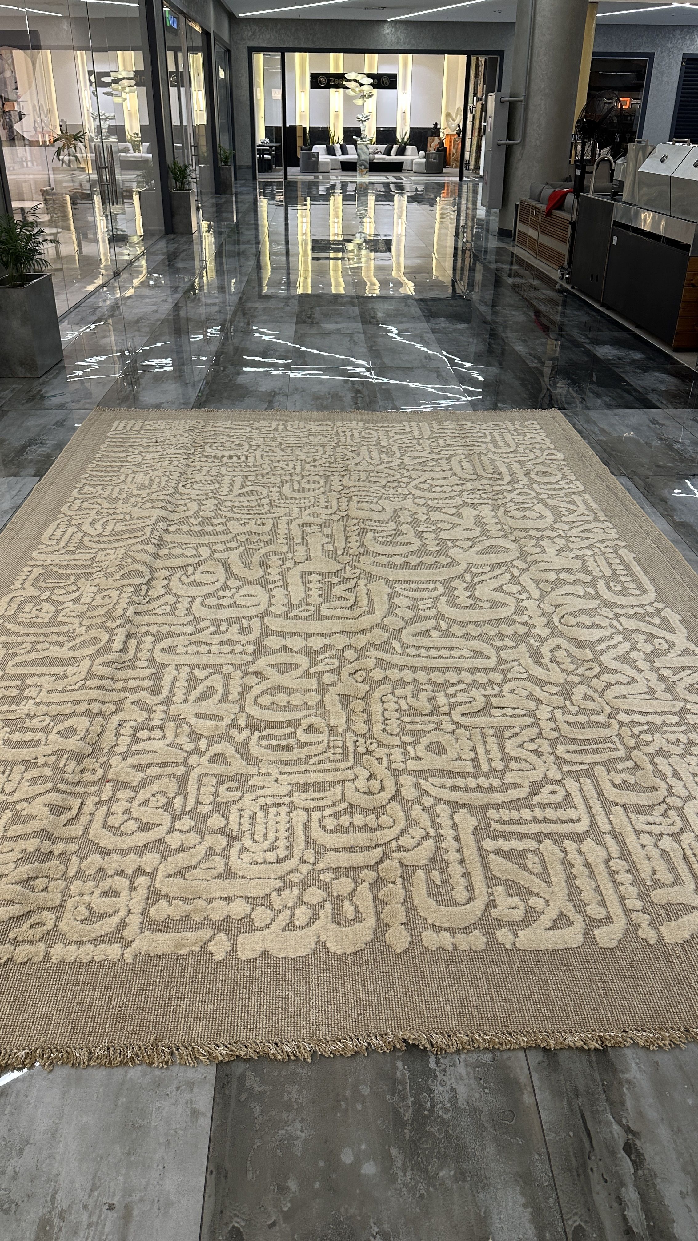 گلیم فرش کالیگرافی طرح سیاه قلم 