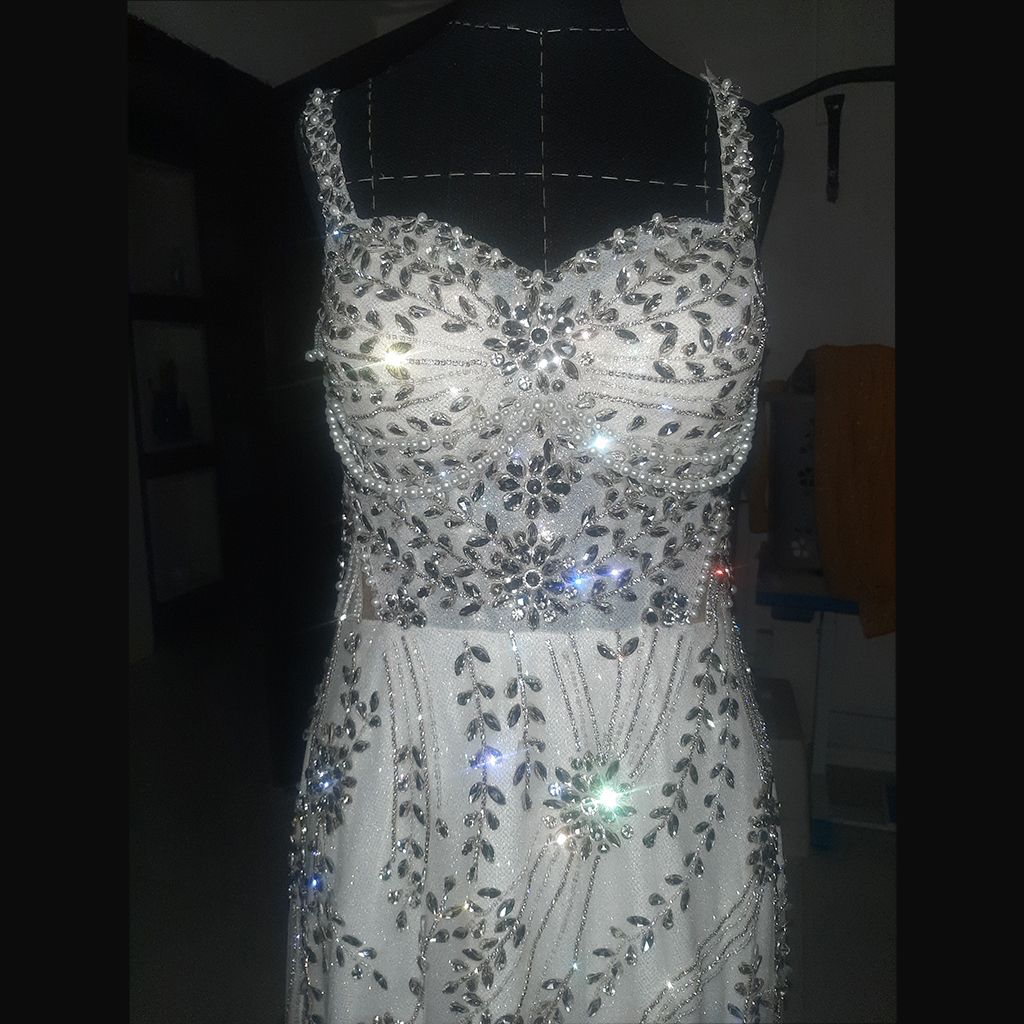 خیاط لباس شب و عروس