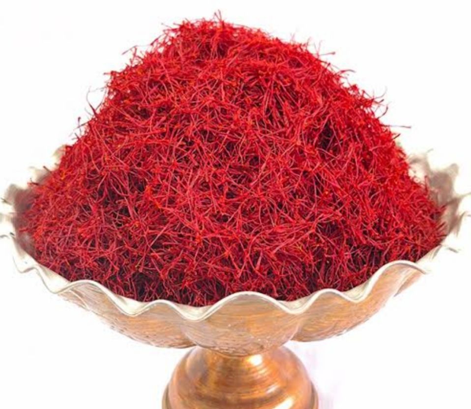 فروش زعفران و خرما و هل و زرشک