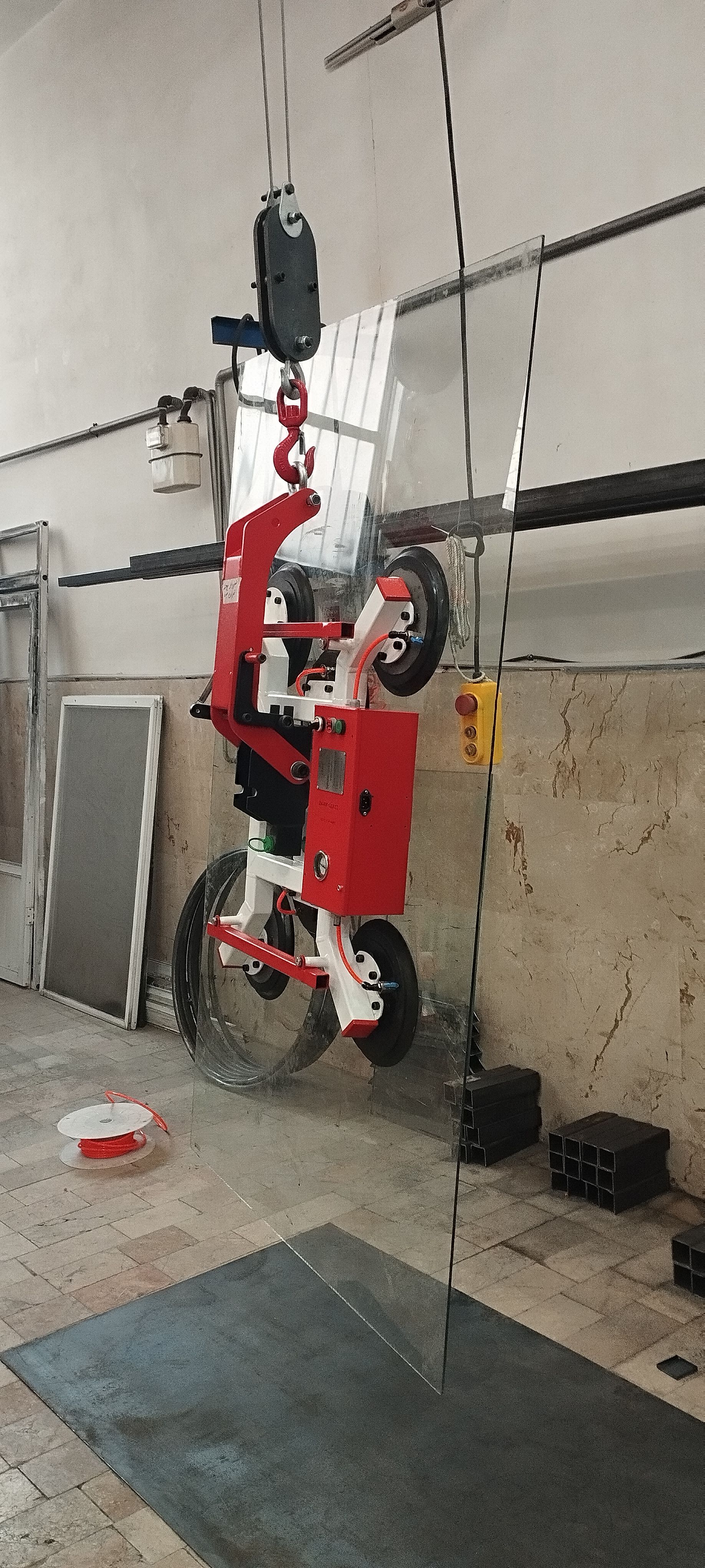 Battery-Powered Vacuum Glass & Slab Lifter