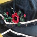 کار روی لباس طرح سنتی