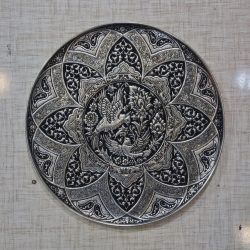 مرآة ولوحة رسم مصنوعة يدويًا