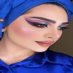 عمل المكياج