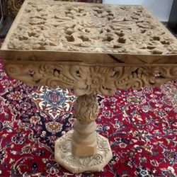 میز منبت کاری شده با چوب گردو