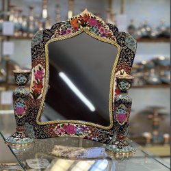 آینه و شمعدان گل مرغی