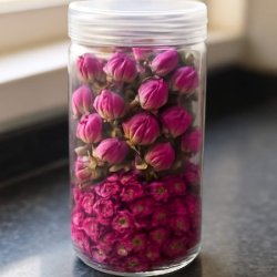 گل محمدی خشک شده در بسته بندی شیک