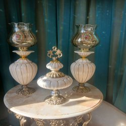 شمعدان و شکلات خوری 