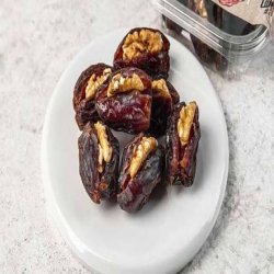 فروش ترشیجات و عرقیجات و خرما