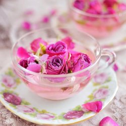 گل محمدی اصل  ایرانی با رایحه و طعم عالی  