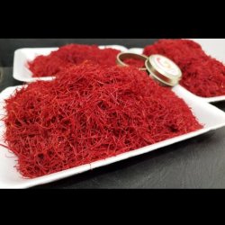 زعفران وزرشک و نبات مشهد