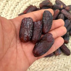 خرمای پیارم و پسته اکبری درجه۱ صادراتی