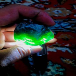 سنگ مشکوک به زمرد