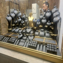 دکوراسیون طلا و جواهر