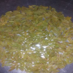 کشمش سبز و زرد قلمی کاشمر