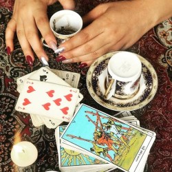 فال تاروت و قهوه 