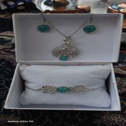 Turquoise 